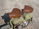 Selle per moto d’epoca in pelle, cucite a mano.