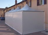 Gazebo "Airone" con chiusure laterali usato come magazzino esterno. Anno 2017